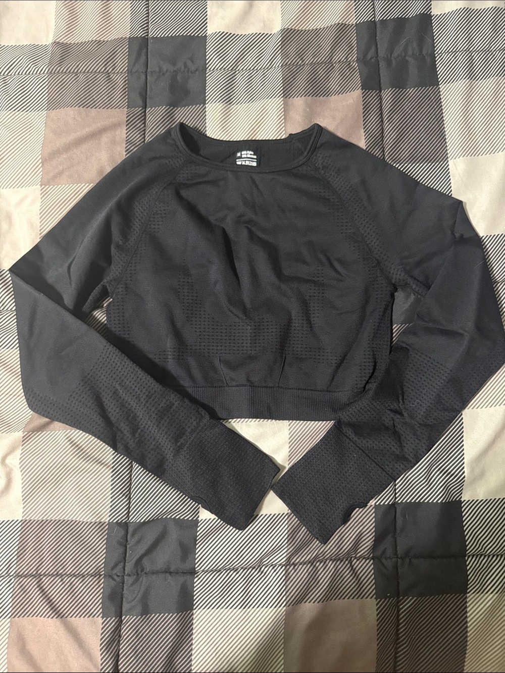SHEIN Black Long-Sleeve Crop Top